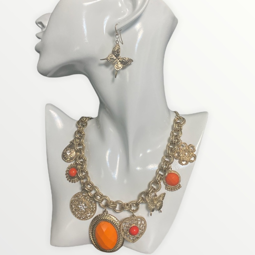 Gorgeous Butterfly Necklace & Earring Set🧩